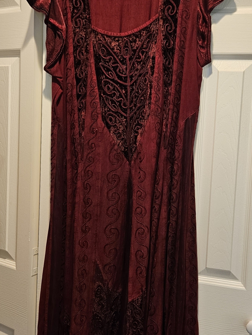 Elegant Scoop-Neck Tunic Dress in Deep Burgundy